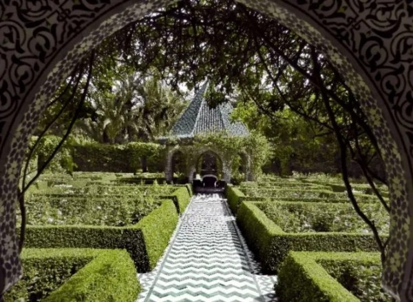 Epstein Skandalında yeni Detay Ortaya Çıktı! 18 Milyon Euroluk Saray Almaya Çalışmış